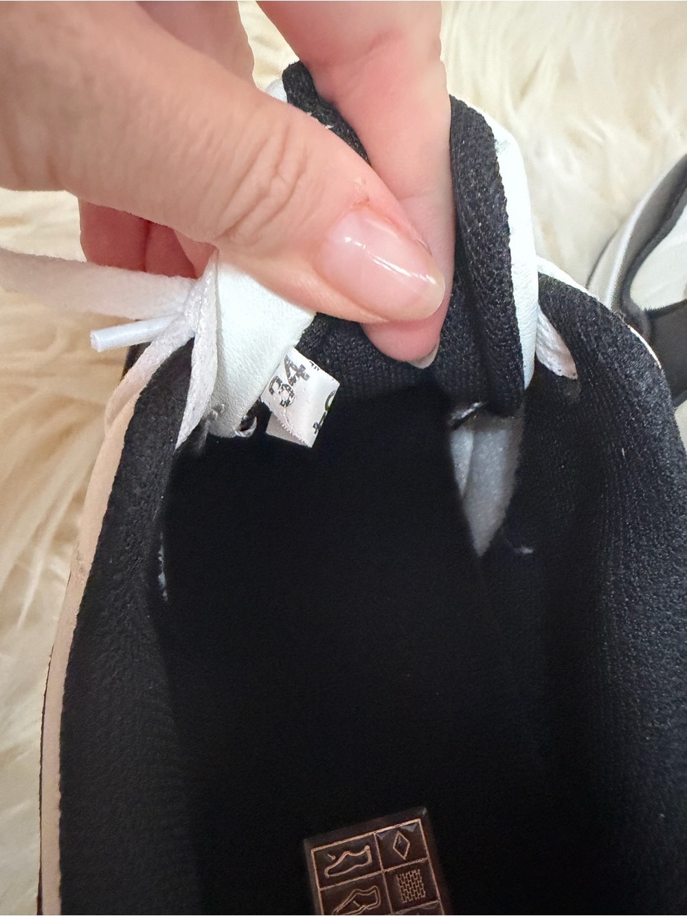 Kids wheel Platform Lace-Up Sneakers 4 size - Black & White - Picture 6 of 6